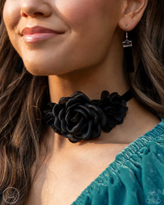 Very Viscountess - Black Choker